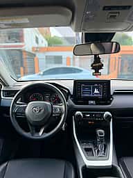 Toyota RAV4 LE 2022 - miniatura 11