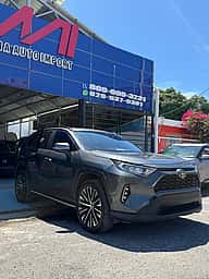 Toyota RAV4 XLE 2021 - miniatura 3