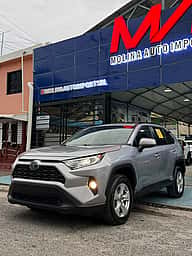 Toyota RAV4 XLE 2021 - miniatura 3