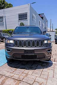 Jeep Grand Cherokee Laredo 2017 - miniatura 2