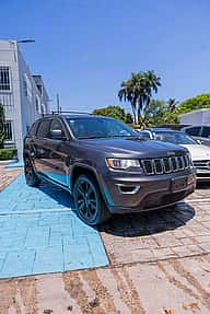 Jeep Grand Cherokee Laredo 2017 - miniatura 3