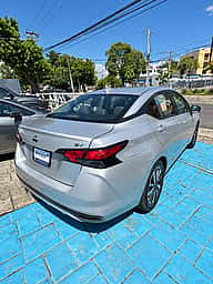 Nissan Versa SV 2021 - miniatura 4