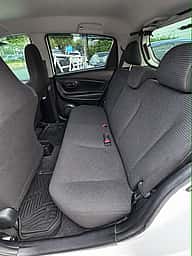 Toyota VITZ 2015 - miniatura 12