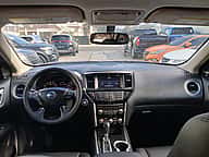 Nissan Pathfinder SV 2020 - miniatura 9