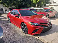 Toyota Camry SE 2020 - miniatura 3