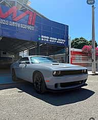 Dodge Challenger SXT 2020 - miniatura 3