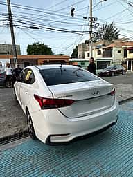 Hyundai Accent SE 2021 - miniatura 9