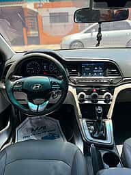 Hyundai Elantra SE 2019 - miniatura 6