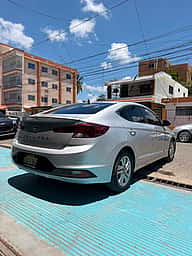 Hyundai Elantra SE 2019 - miniatura 4