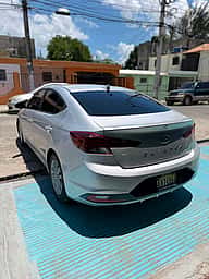 Hyundai Elantra SE 2019 - miniatura 5