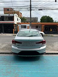 Hyundai Elantra SE 2020 - miniatura 9