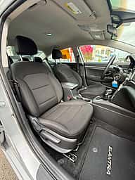 Hyundai Elantra SE 2020 - miniatura 6