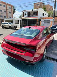 Hyundai Elantra SE 2021 - miniatura 4
