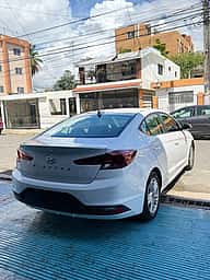 Hyundai Elantra SEL 2020 - miniatura 4