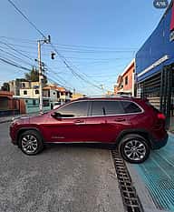 Jeep Cherokee Latitude Plus 2019 - miniatura 3