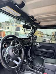 Jeep Wrangler Sahara 2020 - miniatura 9