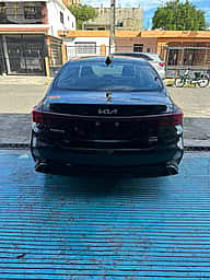 Kia Forte 2023 - miniatura 9