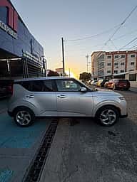 Kia Soul LX 2021 - miniatura 4