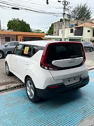 Kia Soul LX 2022 - miniatura 6