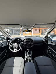Kia Soul LX 2022 - miniatura 12