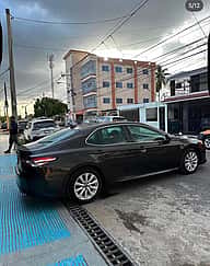 Toyota Camry LE 2019 - miniatura 2