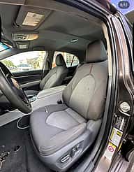 Toyota Camry LE 2019 - miniatura 5