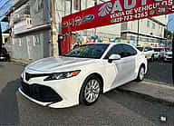 Toyota Camry LE 2019 - miniatura 1
