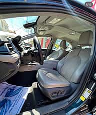 Toyota Camry SE 2020 - miniatura 6