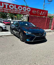 Toyota Camry SE 2020 - miniatura 3