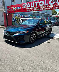 Toyota Camry SE 2020 - miniatura 1