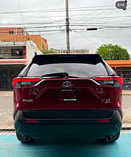 Toyota RAV4 LE 2020 - miniatura 5