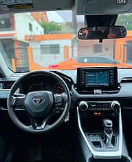 Toyota RAV4 LE 2020 - miniatura 7