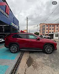 Toyota RAV4 LE 2020 - miniatura 3