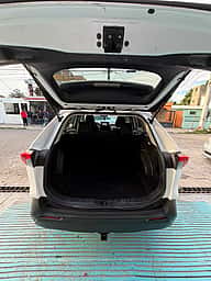 Toyota RAV4 LE 2022 - miniatura 13