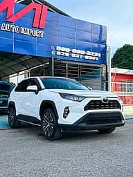 Toyota RAV4 LE 2022 - miniatura 2