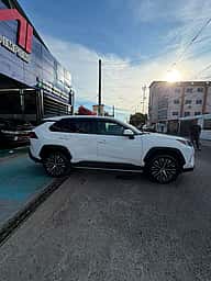 Toyota RAV4 LE 2022 - miniatura 7