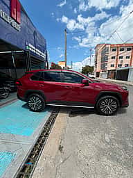 Toyota RAV4 LE 2025 - miniatura 5