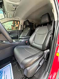 Toyota RAV4 LE 2025 - miniatura 6