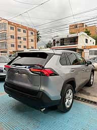 Toyota RAV4 XLE 2021 - miniatura 5
