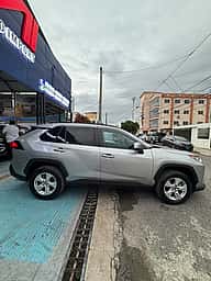 Toyota RAV4 XLE 2021 - miniatura 10