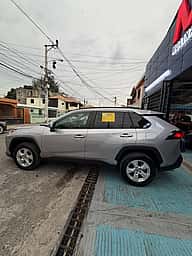 Toyota RAV4 XLE 2021 - miniatura 11