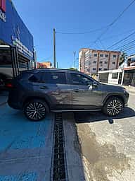 Toyota RAV4 XLE 2021 - miniatura 3
