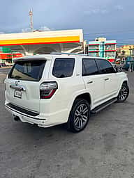 Toyota 4 Runner SR5 2011 - miniatura 4