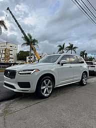 Volvo XC90 2021 - miniatura 1