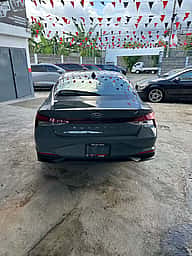 Hyundai Elantra SEL 2022 - miniatura 4