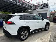 Toyota RAV4 XLE 2023 - miniatura 4