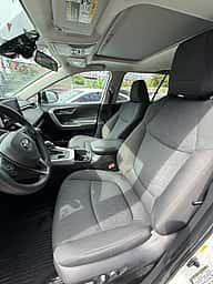 Toyota RAV4 XLE 2023 - miniatura 8