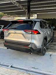 Toyota RAV4 LE 2021 - miniatura 9