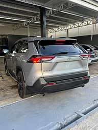Toyota RAV4 LE 2021 - miniatura 5