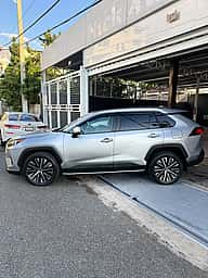Toyota RAV4 LE 2021 - miniatura 2